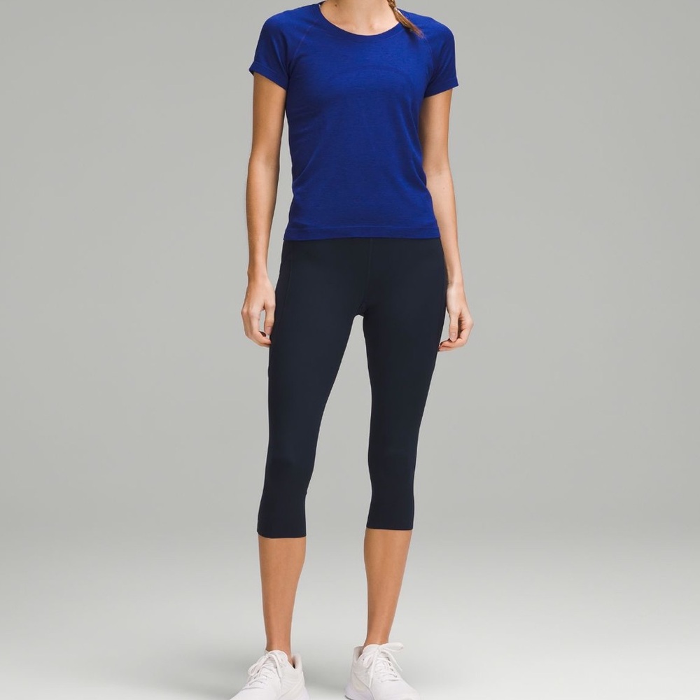 Lululemon Navy Cropped Leggings Size 6 | Capri Athletic Yoga Pants